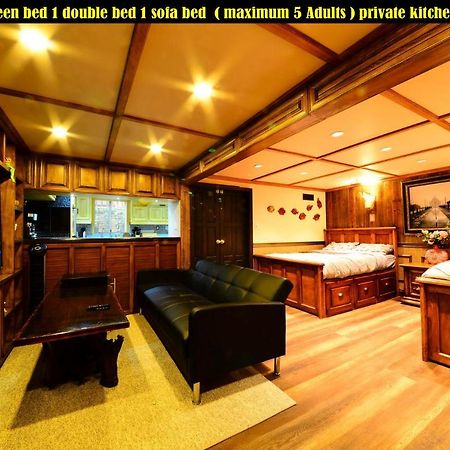 Salmon Magwood Guesthouse Toronto Buitenkant foto