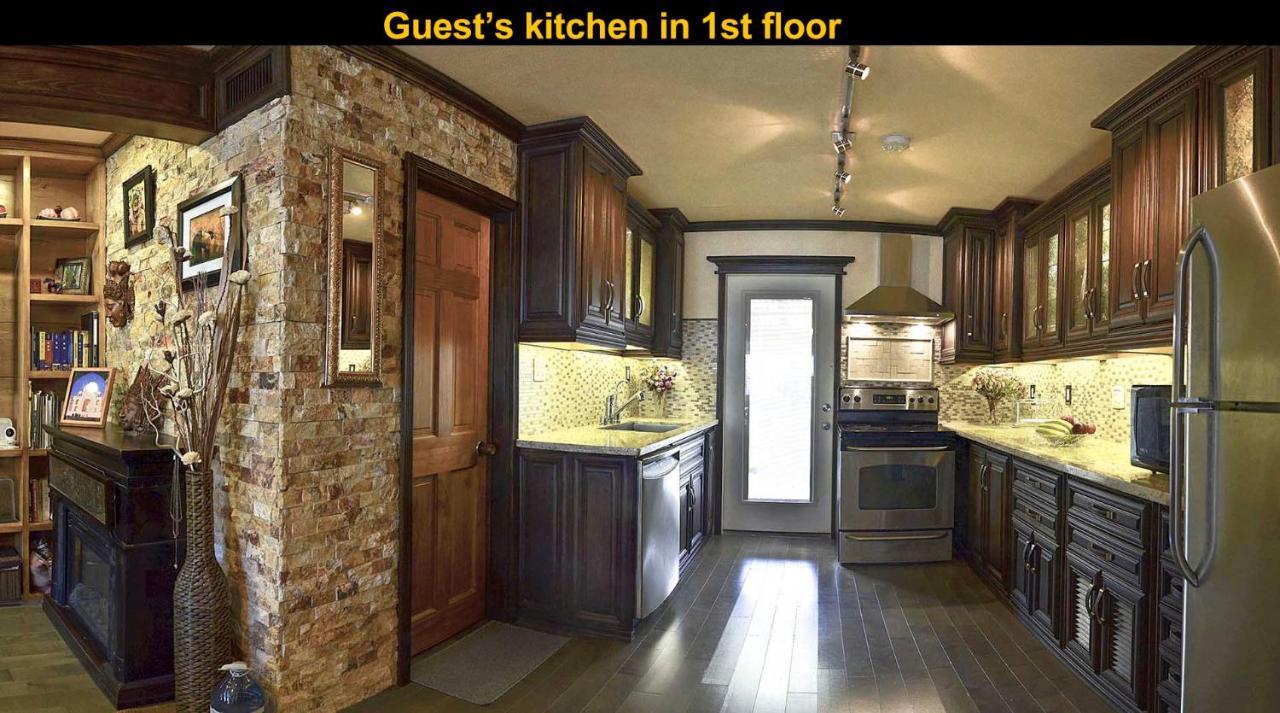 Salmon Magwood Guesthouse Toronto Buitenkant foto
