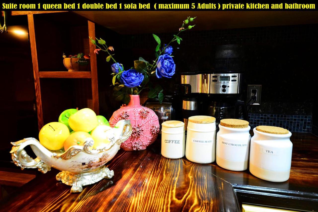 Salmon Magwood Guesthouse Toronto Buitenkant foto